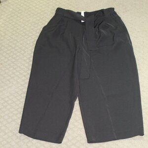 NWOT Lululemon Noir Womens 8 Crop Black Wide Leg Tie Waist Pants